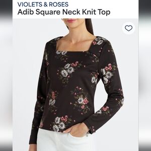 Beautiful neckline ! Perfect house for office attire. Violets & Roses XS